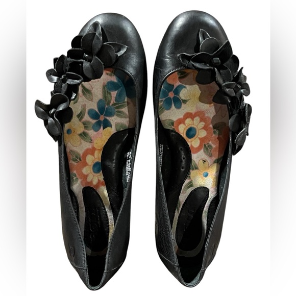 Born Women’s Black Leather Gemma Flats with Leather Flower Embellishments - Picture 2 of 16